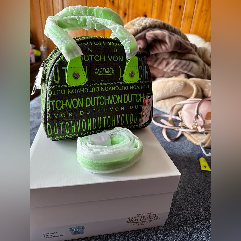VON DUTCH MINI BOWLER BAG✨
